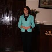 Intérprete, traductora, profesora de idiomas y azafata, italiano, español, inglés, francés, alemán y portugués